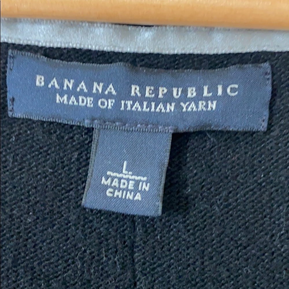 Black Banana Republic cardigan sweater - Picture 5 of 10